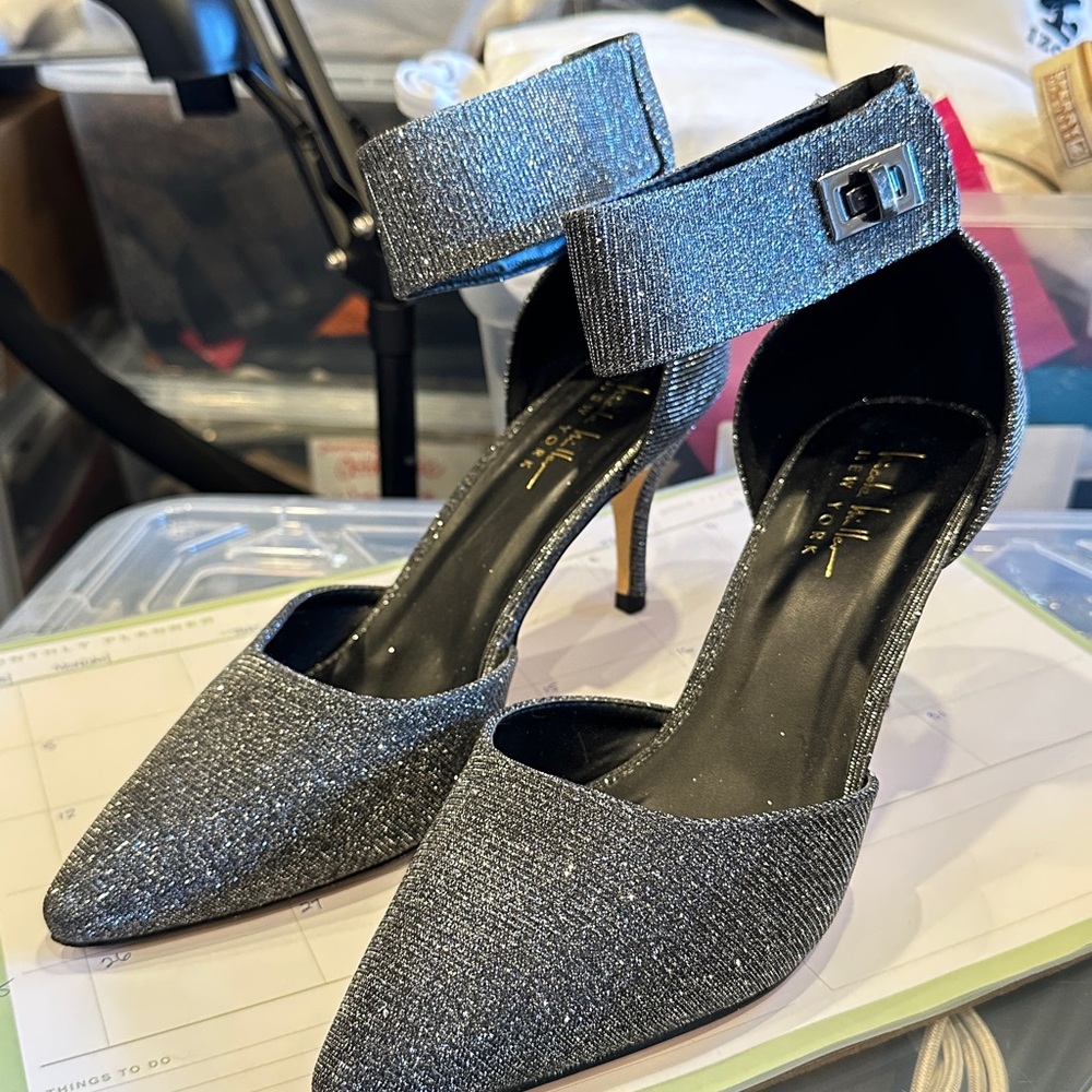 Nicole Miller Shimmering Silver Brandy Heels size 10B
